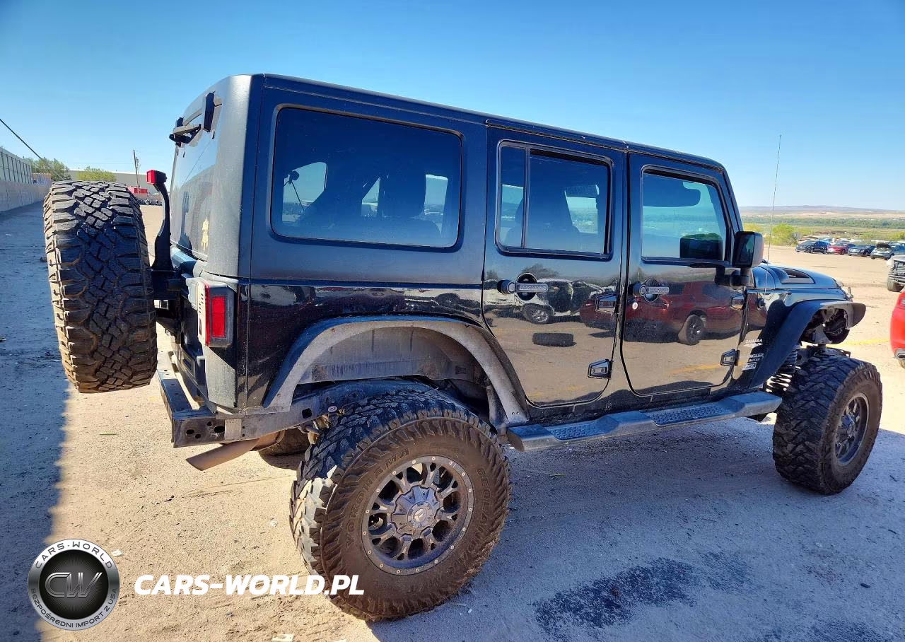 2015 Jeep Wrangler Unlimited Sahara VIN:1C4BJWEG6FL726726 - 3
