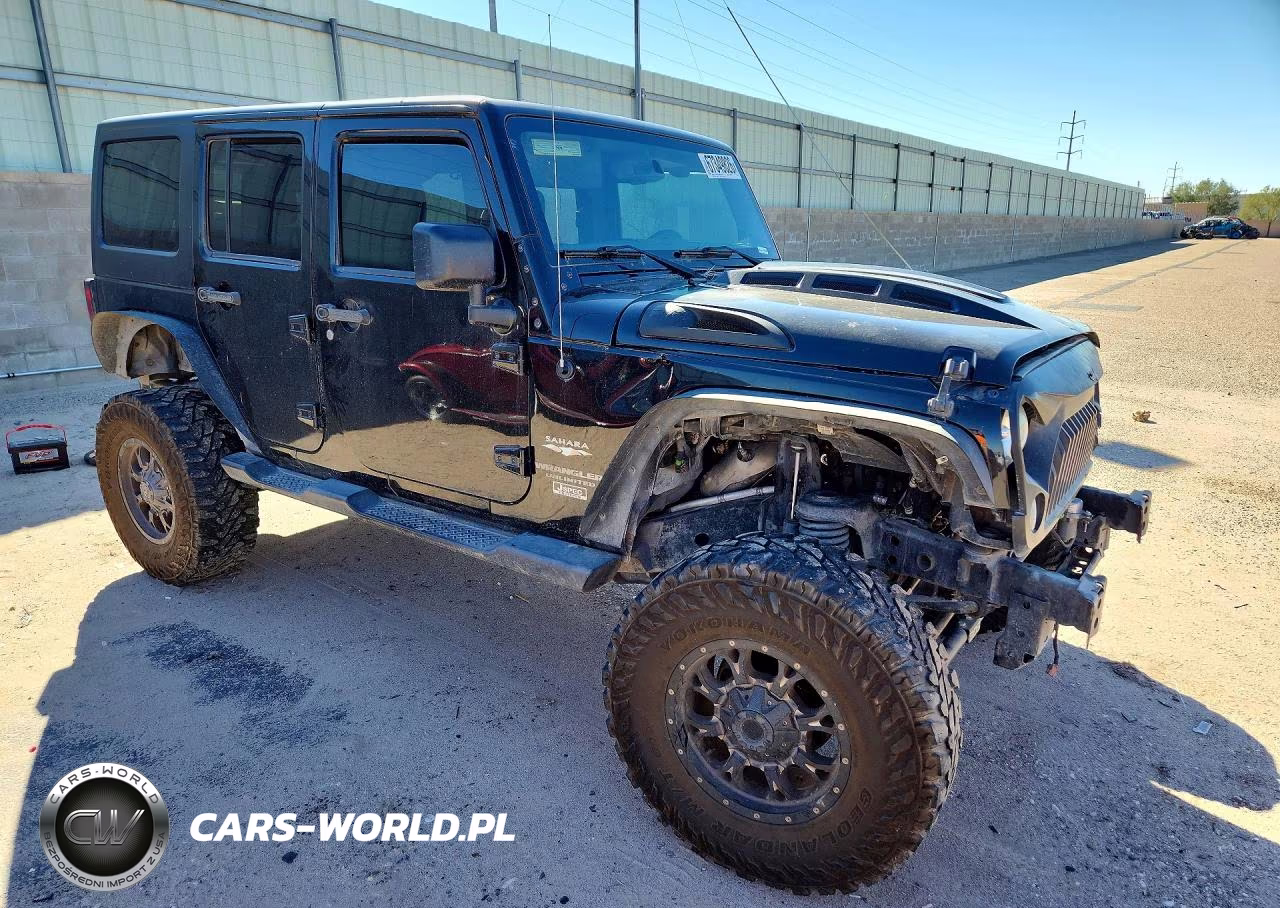 2015 Jeep Wrangler Unlimited Sahara VIN:1C4BJWEG6FL726726 - 4