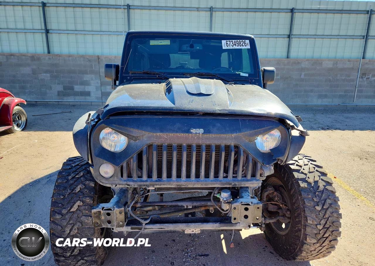 2015 Jeep Wrangler Unlimited Sahara VIN:1C4BJWEG6FL726726 - 5