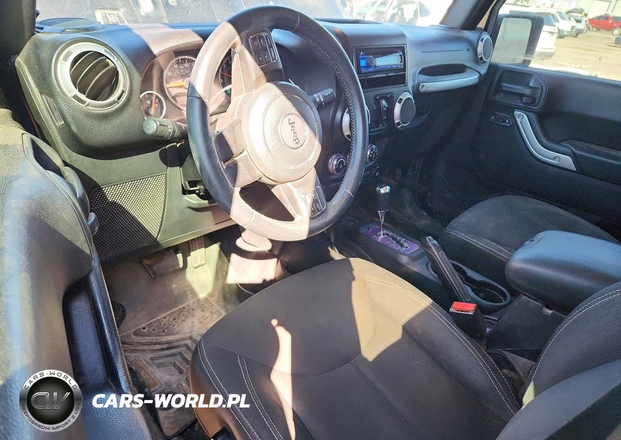 2015 Jeep Wrangler Unlimited Sahara VIN:1C4BJWEG6FL726726 - 8
