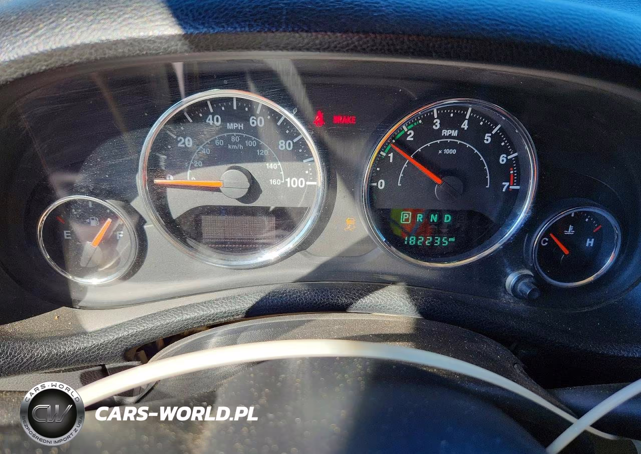 2015 Jeep Wrangler Unlimited Sahara VIN:1C4BJWEG6FL726726 - 9