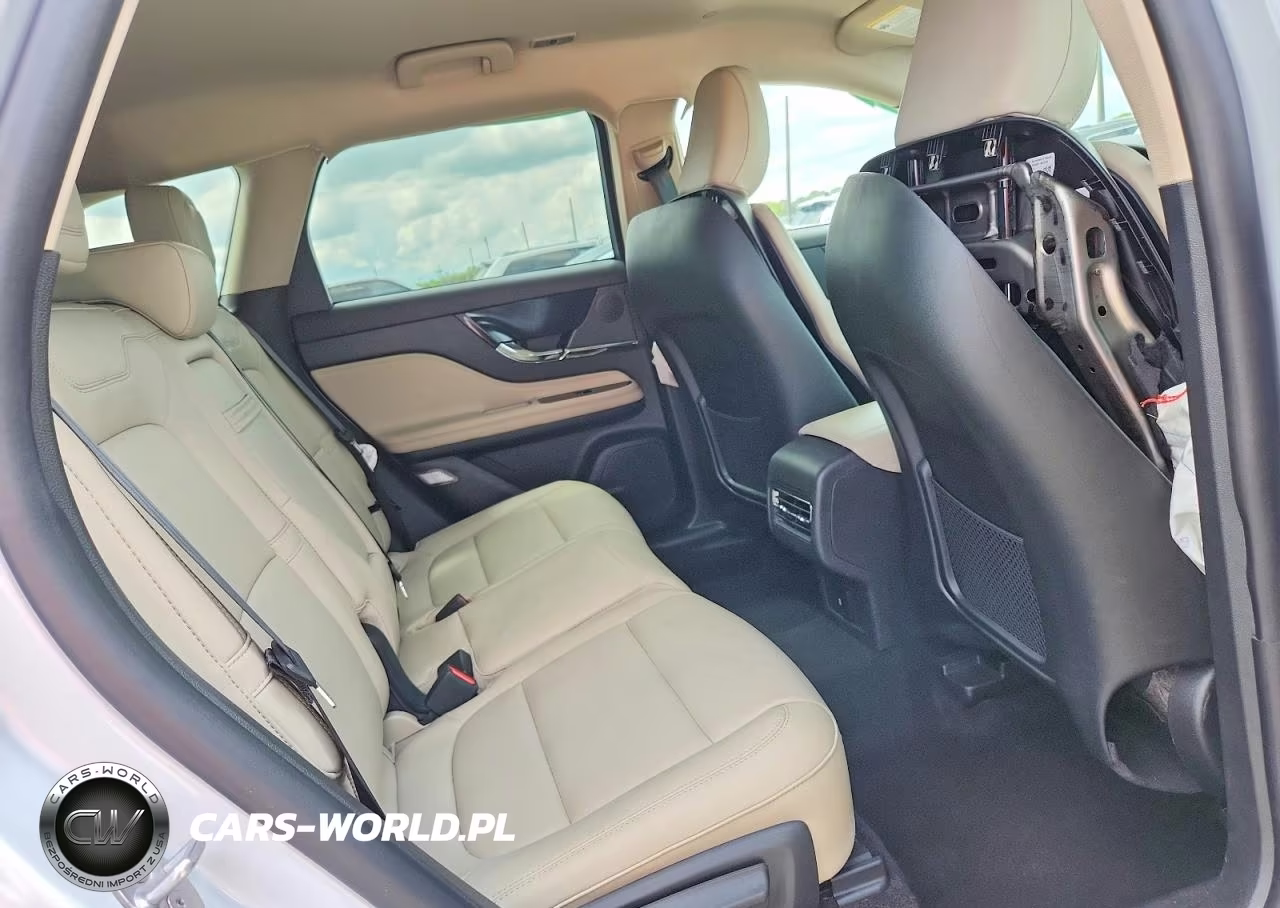 2025 Lincoln Corsair Premiere VIN:5LMCJ1CA4SUL13027 - 11