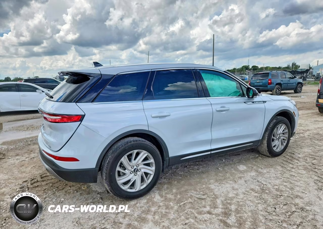 2025 Lincoln Corsair Premiere VIN:5LMCJ1CA4SUL13027 - 3