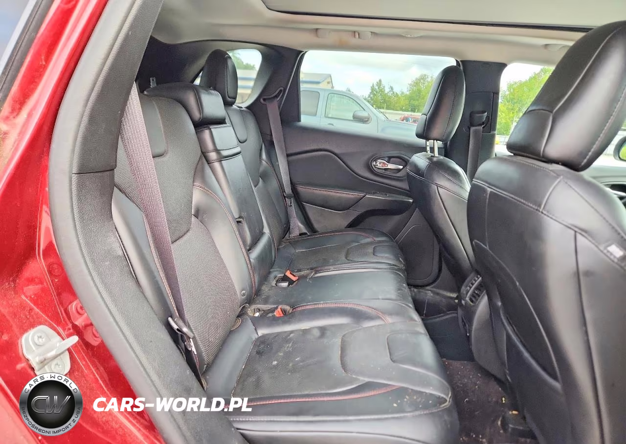 2019 Jeep Cherokee Trailhawk VIN:1C4PJMBX3KD217888 - 11