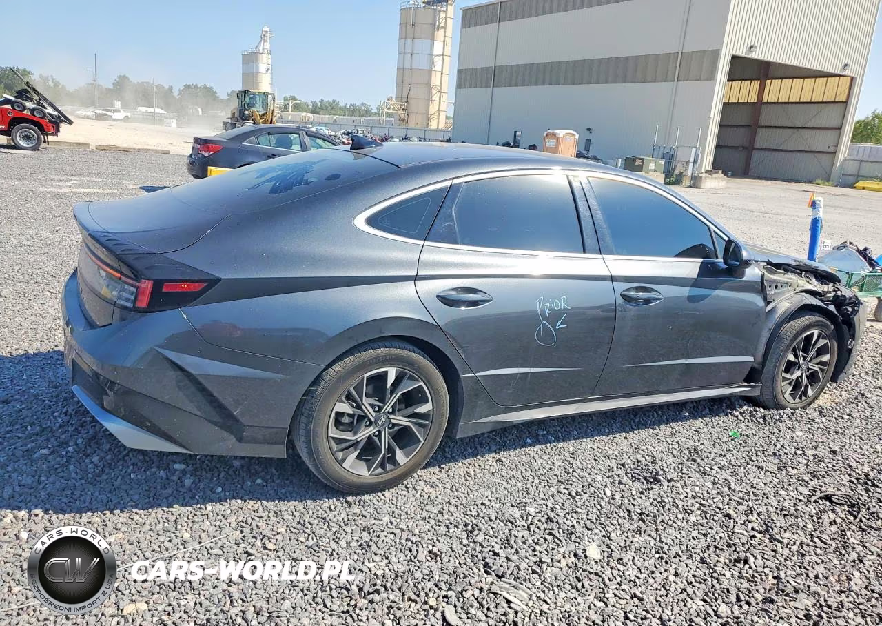 2024 Hyundai Sonata Sel VIN:KMHL64JA1RA380866 - 3