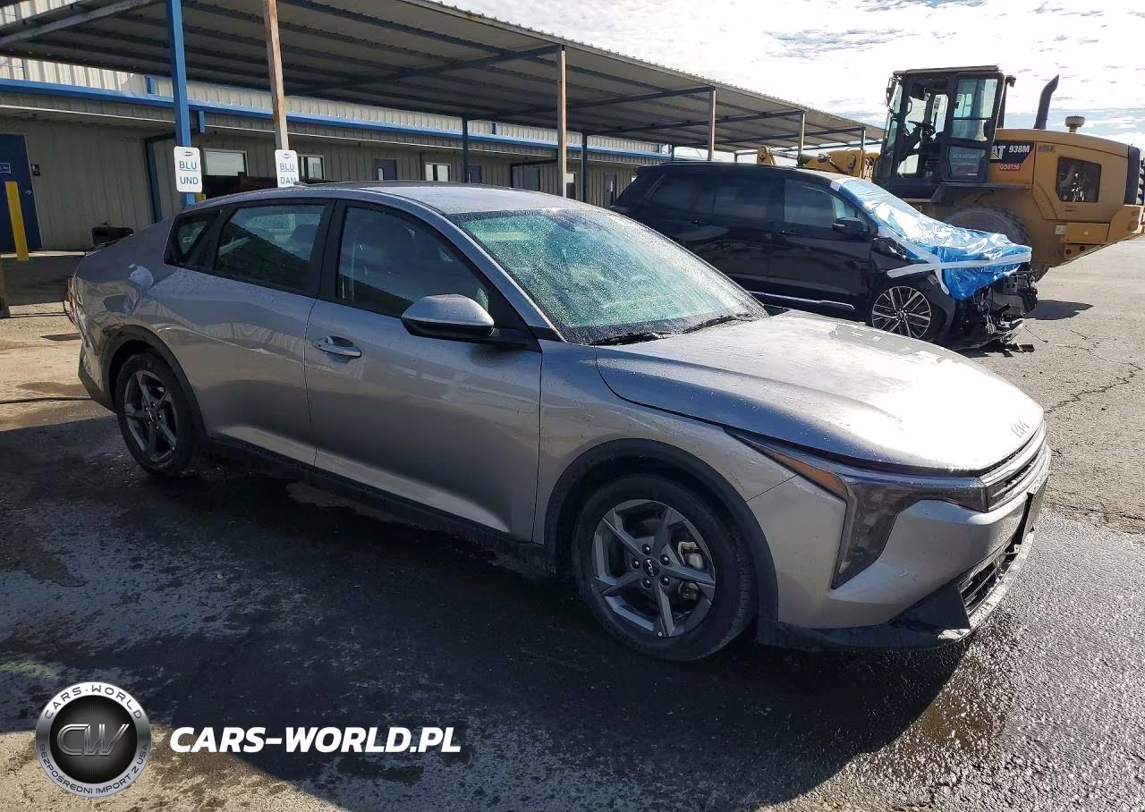 2025 Kia K4 Lxs VIN:3KPFT4DEXSE067066 - 4