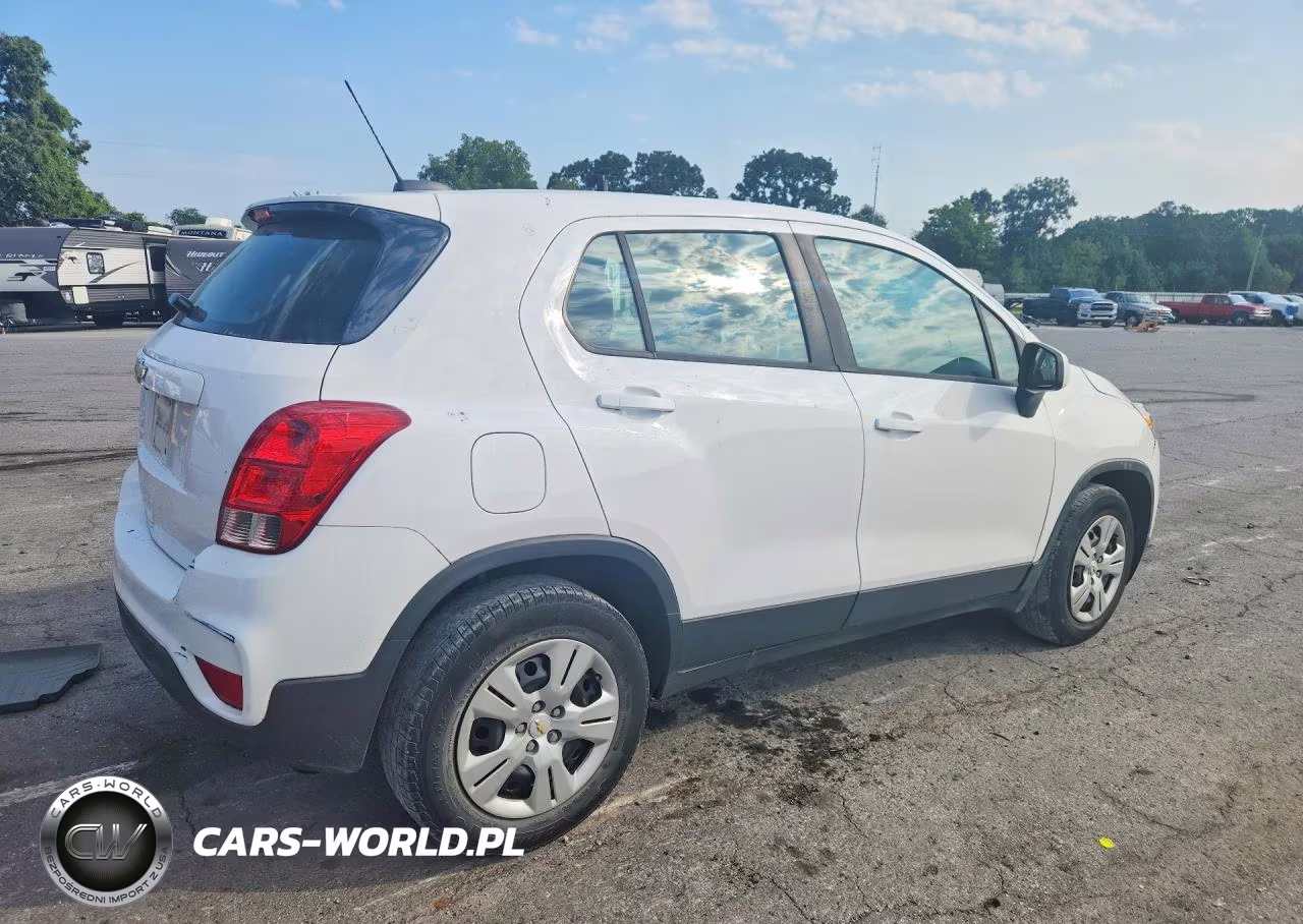 2018 Chevrolet Trax Ls VIN:3GNCJKSB0JL392039 - 3