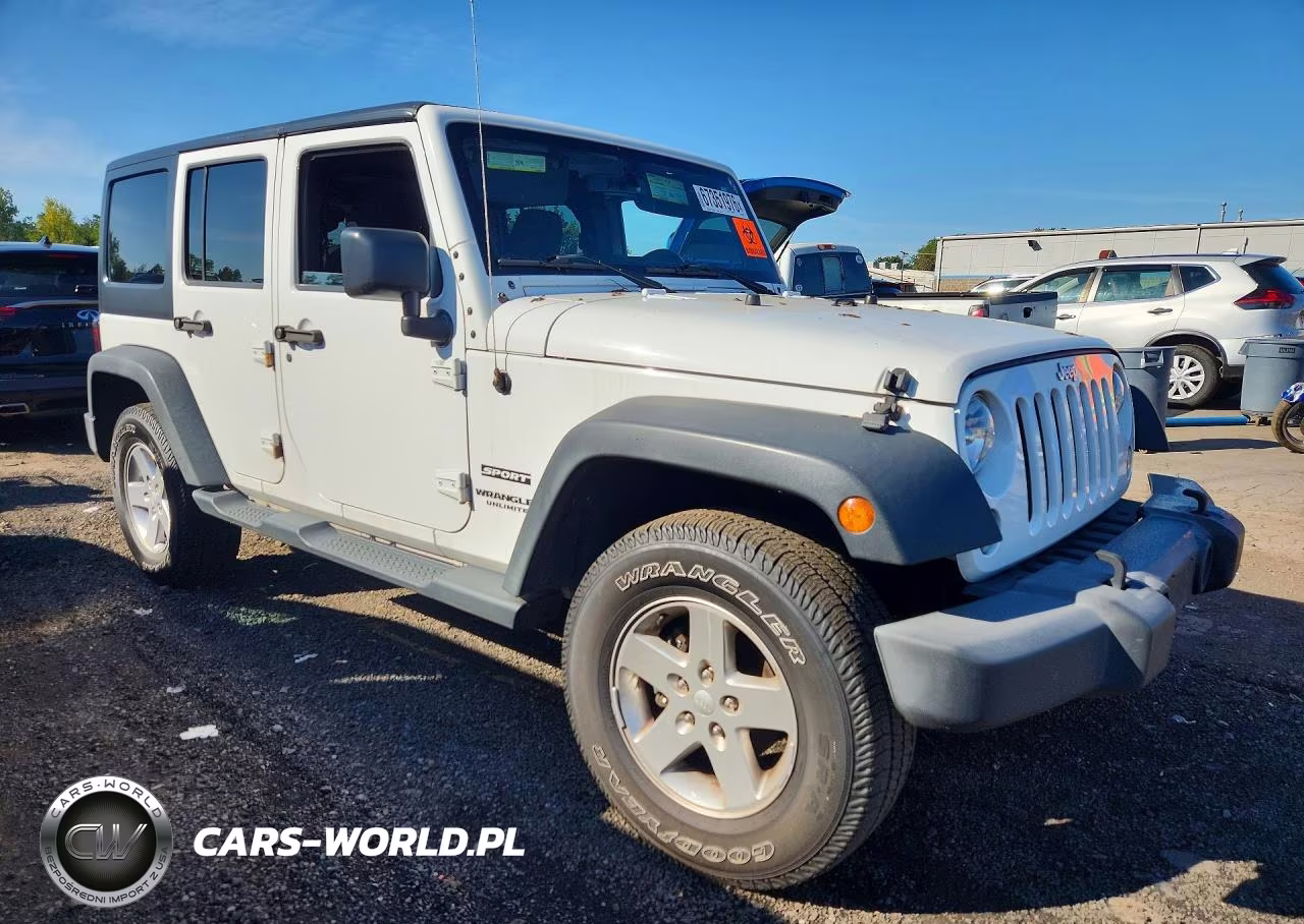 2015 Jeep Wrangler Unlimited Sport VIN:1C4BJWDG1FL590412 - 4