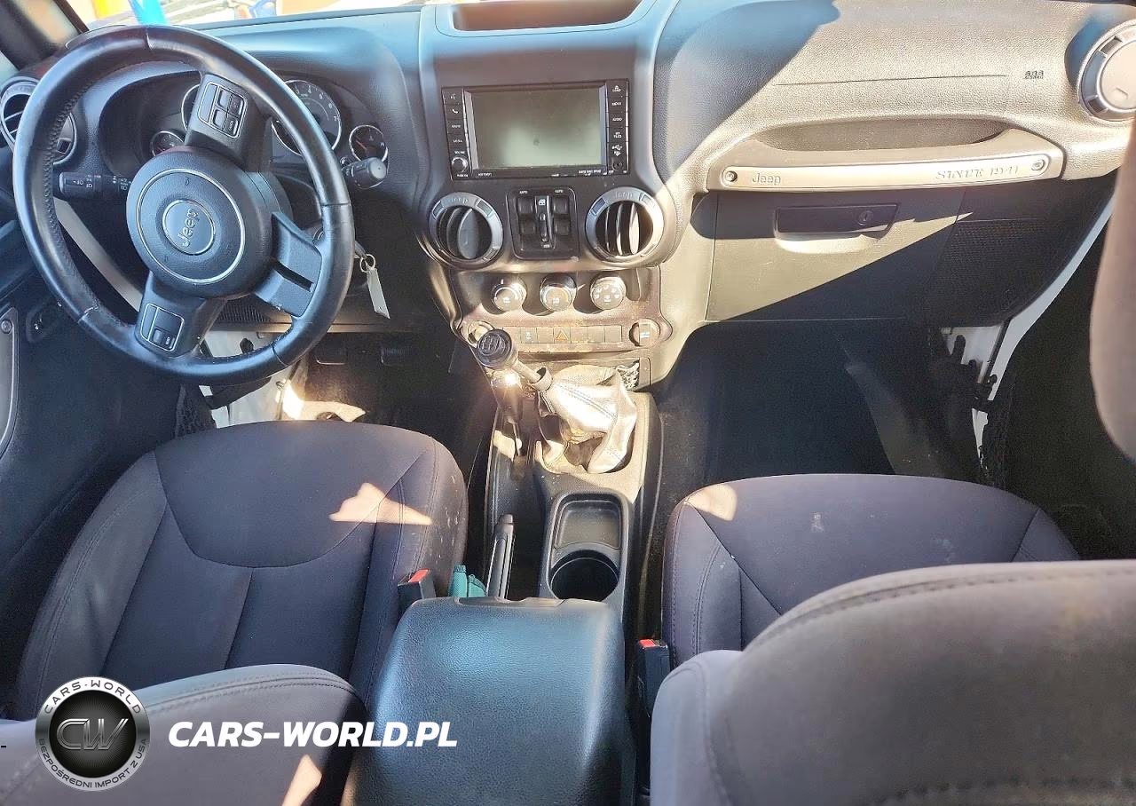 2015 Jeep Wrangler Unlimited Sport VIN:1C4BJWDG1FL590412 - 8