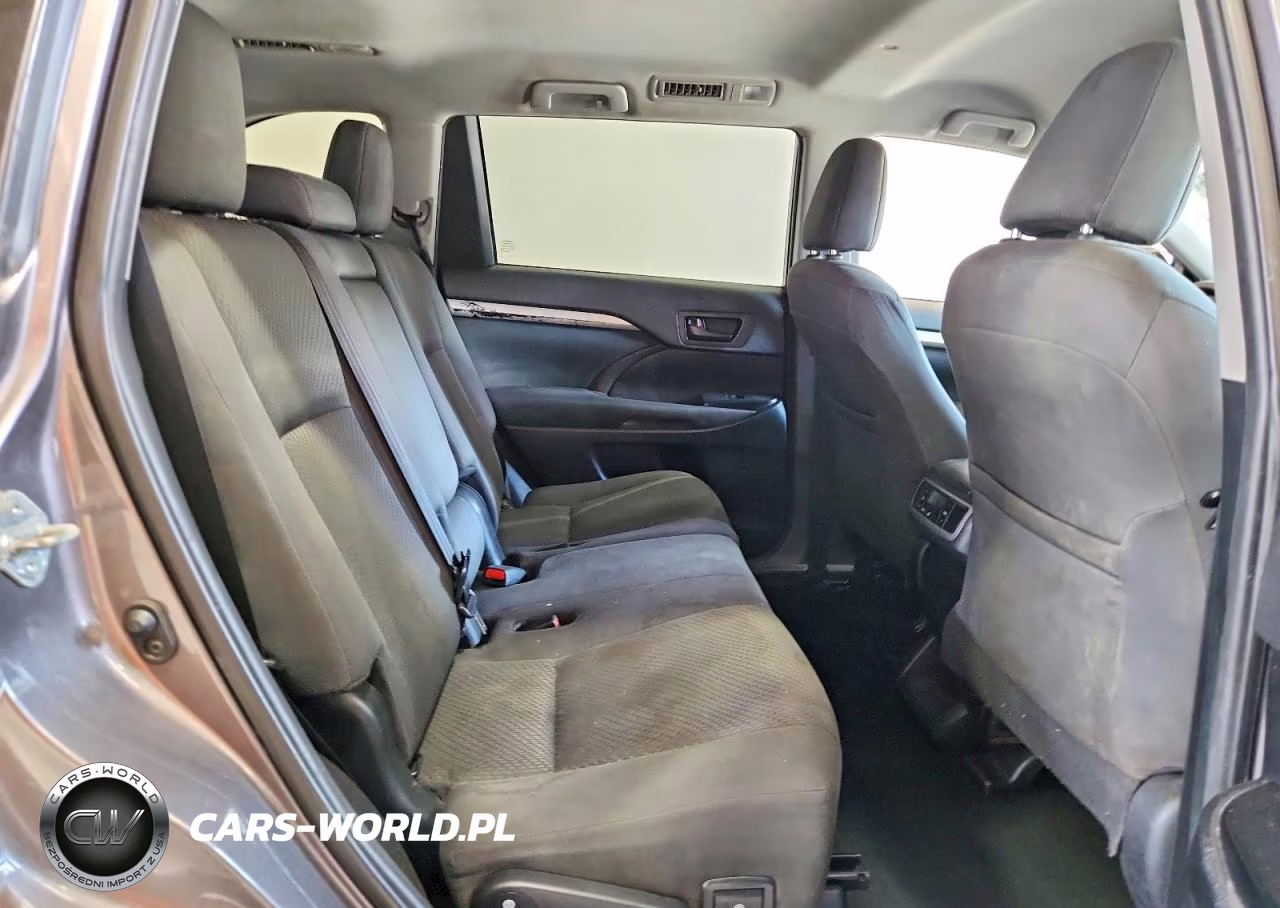 2019 Toyota Highlander Le VIN:5TDBZRFH1KS735795 - 11