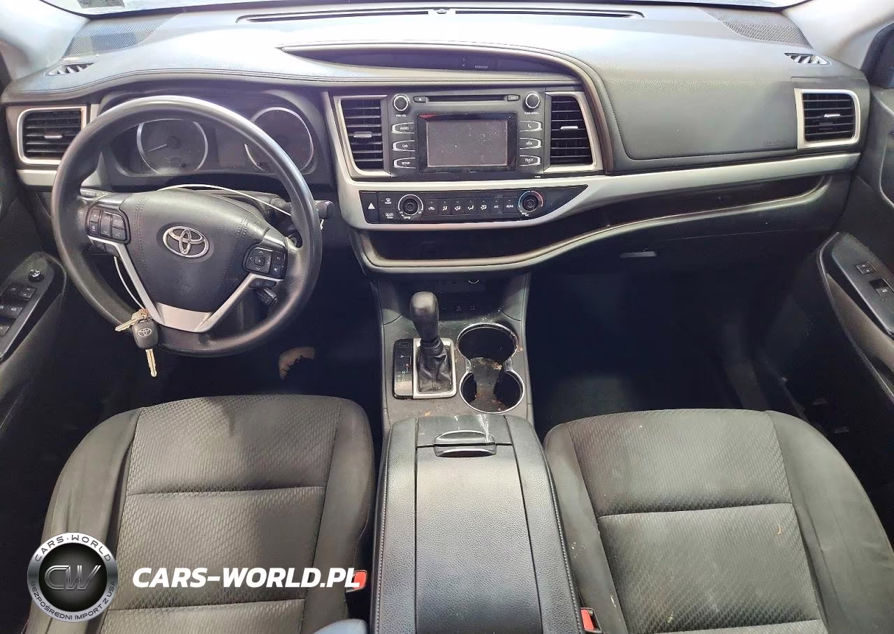 2019 Toyota Highlander Le VIN:5TDBZRFH1KS735795 - 8