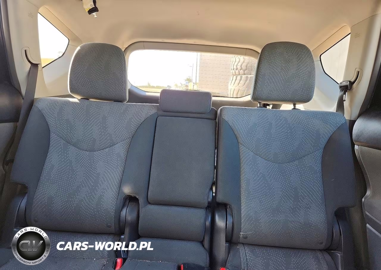 2014 Toyota Prius V Three VIN:JTDZN3EUXEJ007576 - 10