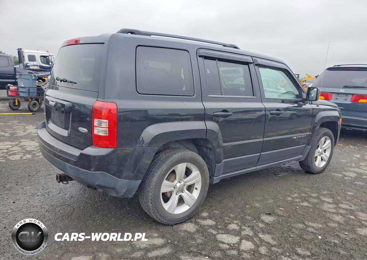 2014 Jeep Patriot Latitude VIN:1C4NJPFA2ED503251 - 3