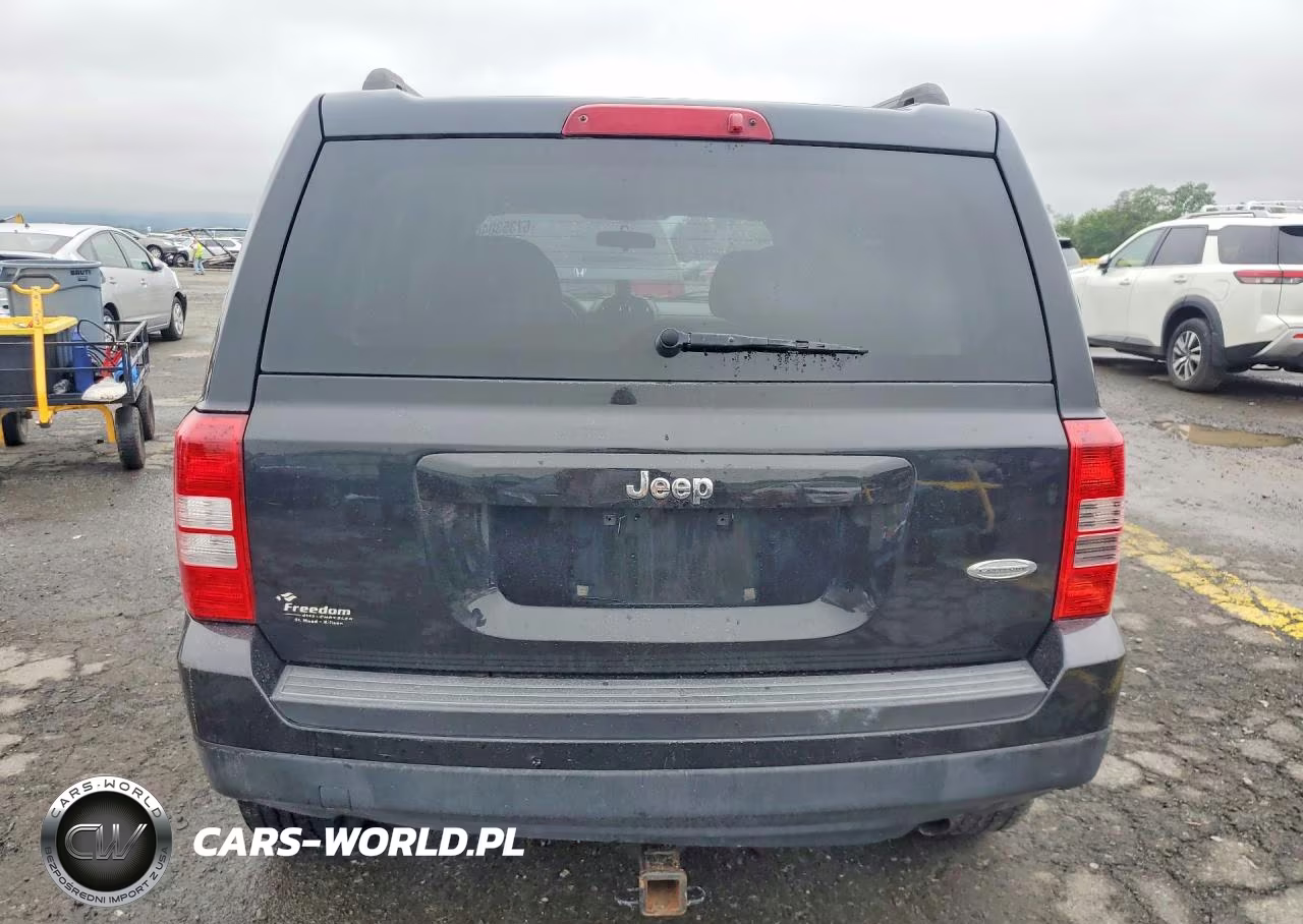 2014 Jeep Patriot Latitude VIN:1C4NJPFA2ED503251 - 6