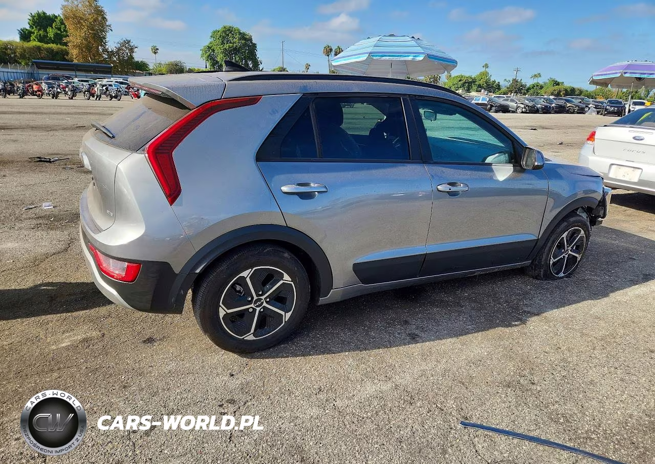 2025 Kia Niro Ex VIN:KNDCR3LE9S5269034 - 3