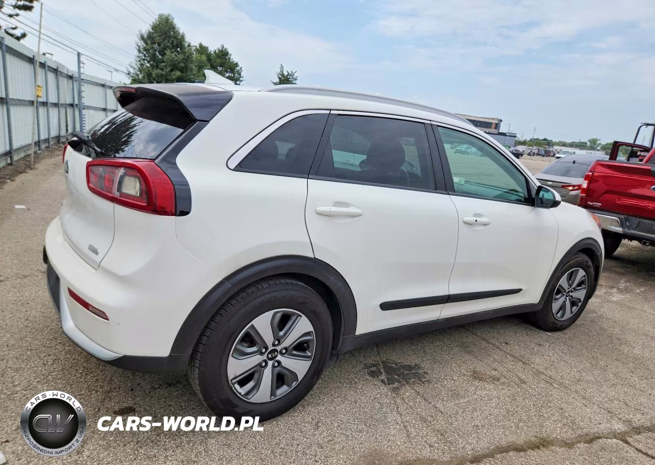 2019 Kia Niro Lx VIN:KNDCB3LC6K5265378 - 3