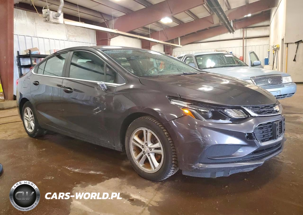 2017 Chevrolet Cruze Lt VIN:1G1BE5SM3H7109684 - 4