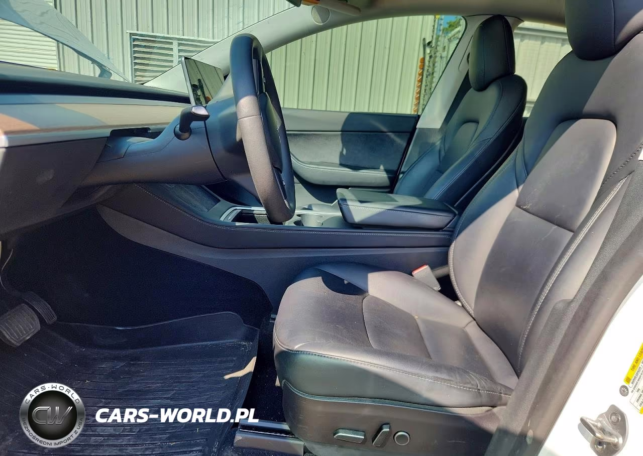 2022 Tesla Model Y VIN:7SAYGDEE4NF439742 - 7