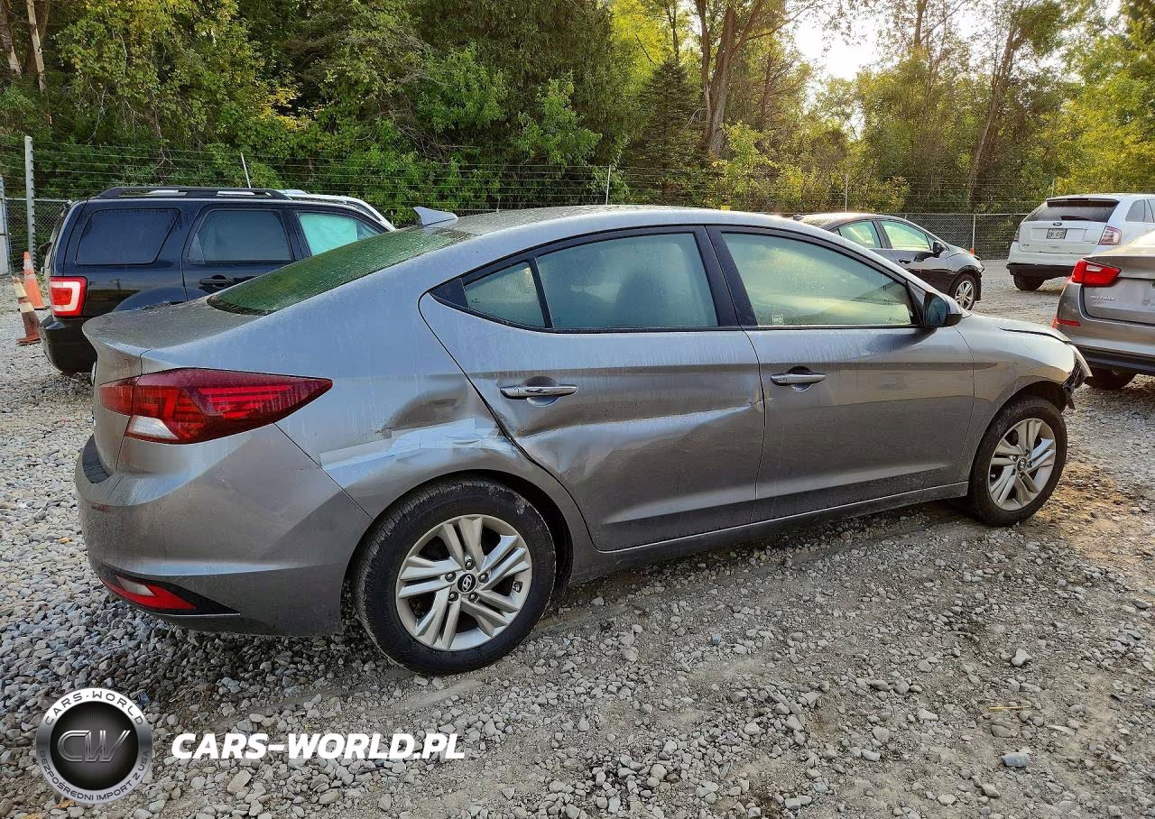 2019 Hyundai Elantra Sel VIN:5NPD84LF0KH412975 - 3
