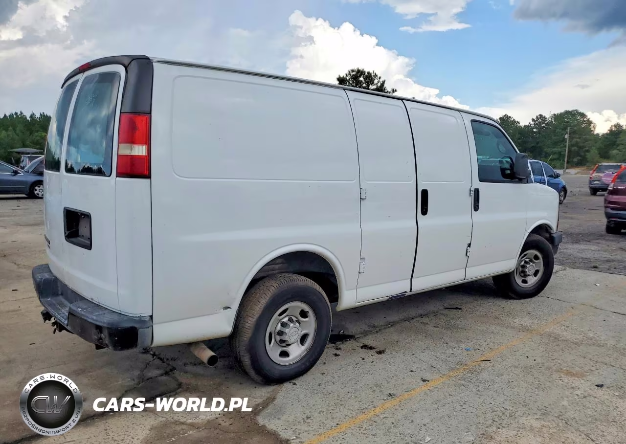 2015 Chevrolet Express G2500 VIN:1GCWGFCF6F1134751 - 3