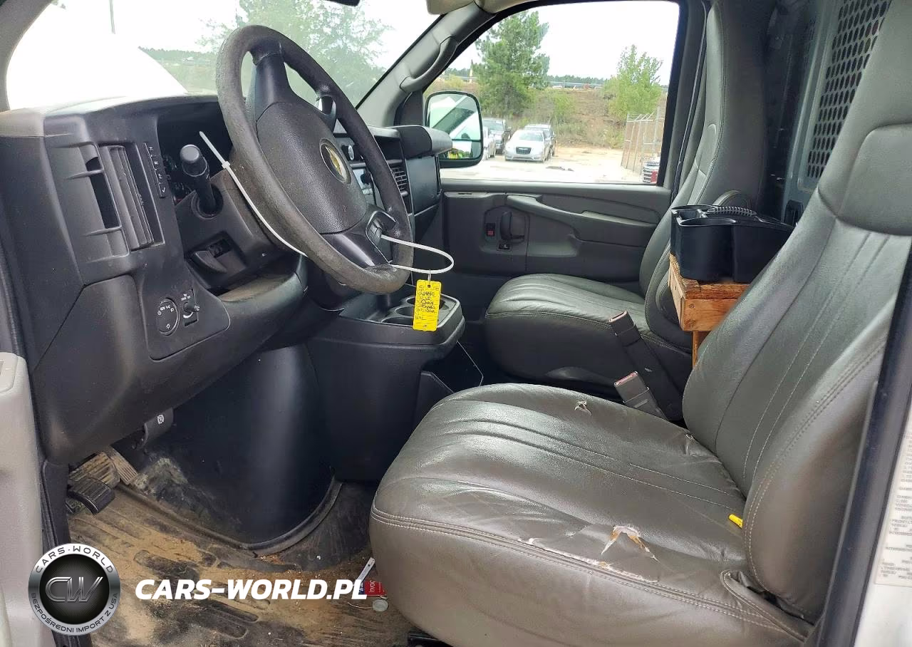 2015 Chevrolet Express G2500 VIN:1GCWGFCF6F1134751 - 7
