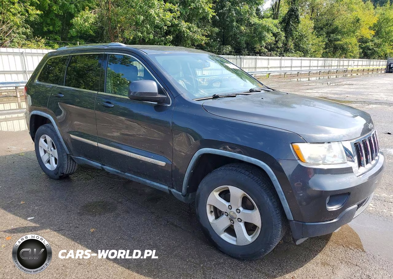 2011 Jeep Grand Cherokee Laredo VIN:1J4RR4GG1BC544073 - 4