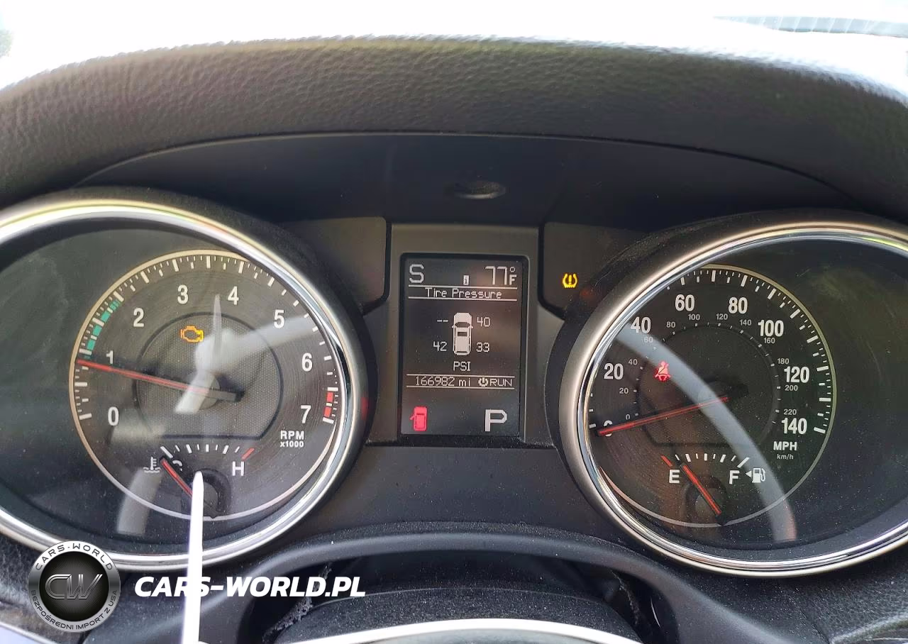 2011 Jeep Grand Cherokee Laredo VIN:1J4RR4GG1BC544073 - 9