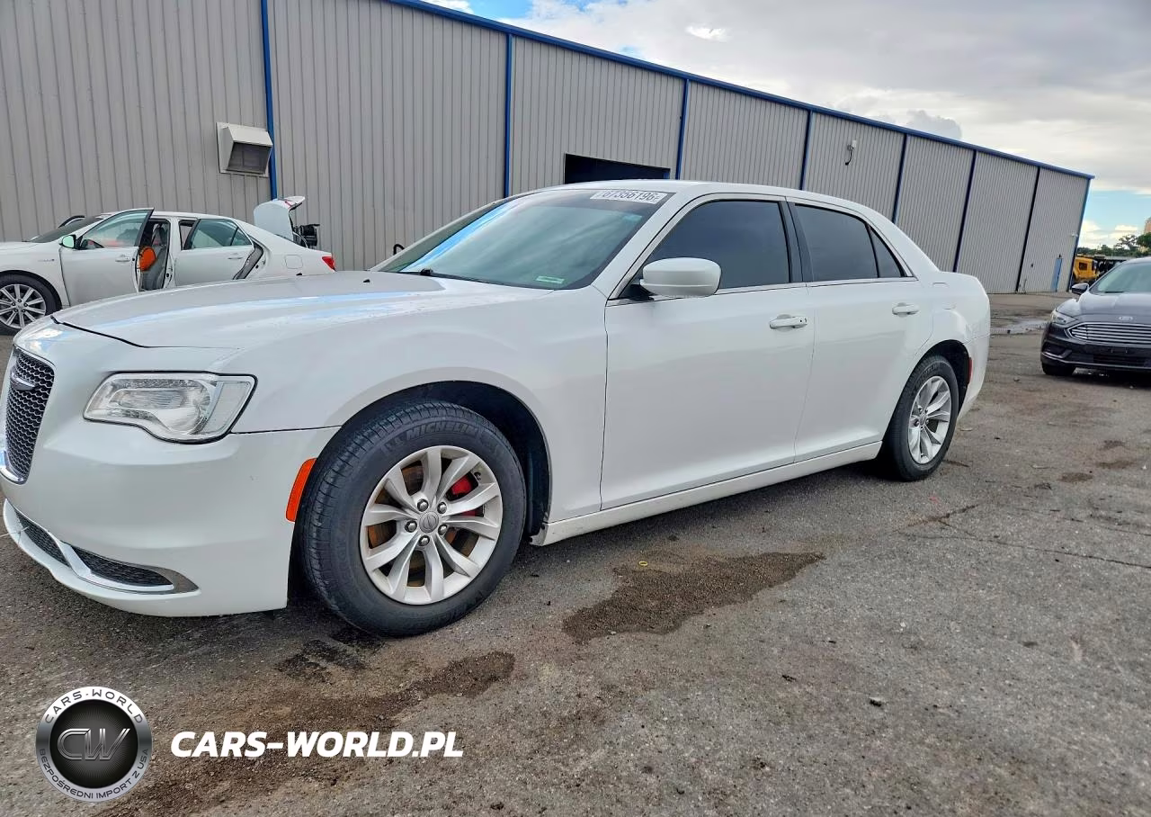2015 Chrysler 300 Limited – zdjęcie 1 z 12