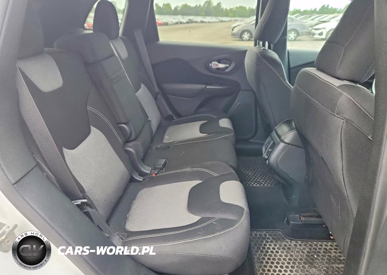 2014 Jeep Cherokee Latitude VIN:1C4PJMCB0EW201479 - 11