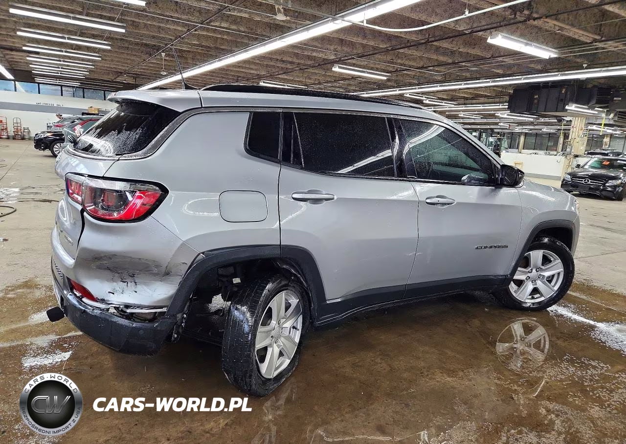 2022 Jeep Compass Latitude VIN:3C4NJDBB8NT103007 - 3