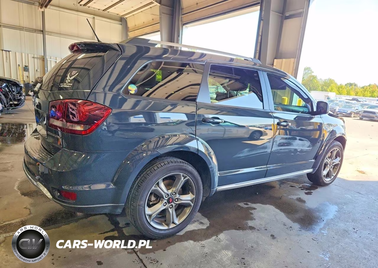 2018 Dodge Journey Crossroad VIN:3C4PDCGB0JT141604 - 3
