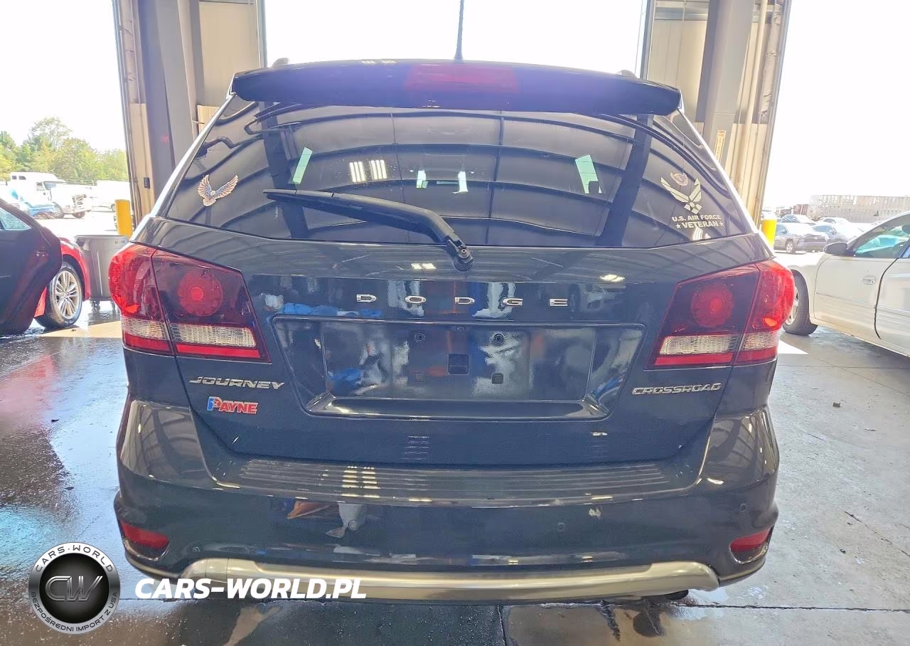 2018 Dodge Journey Crossroad VIN:3C4PDCGB0JT141604 - 6