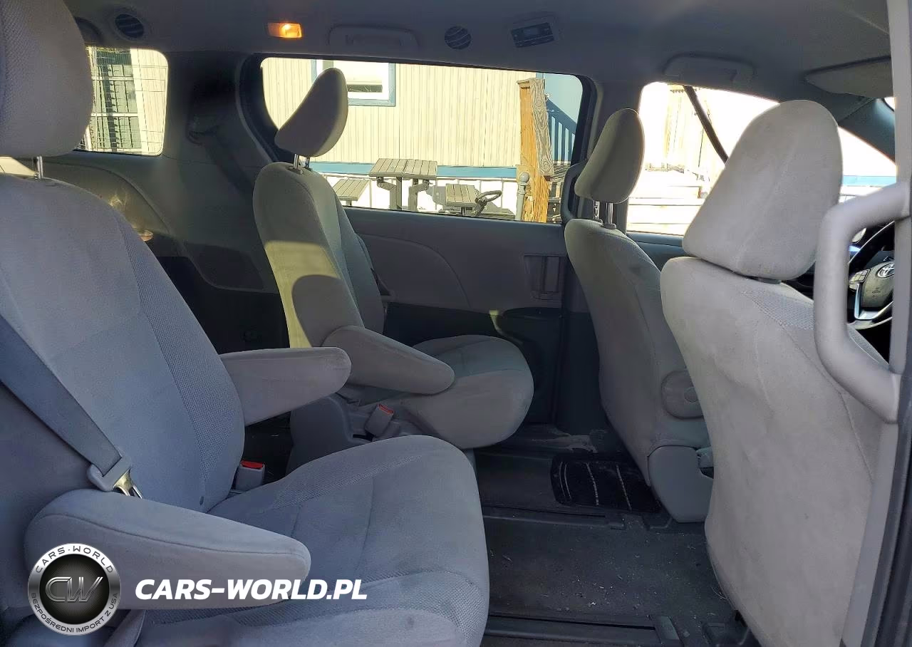 2018 Toyota Sienna L VIN:5TDZZ3DC6JS959503 - 11