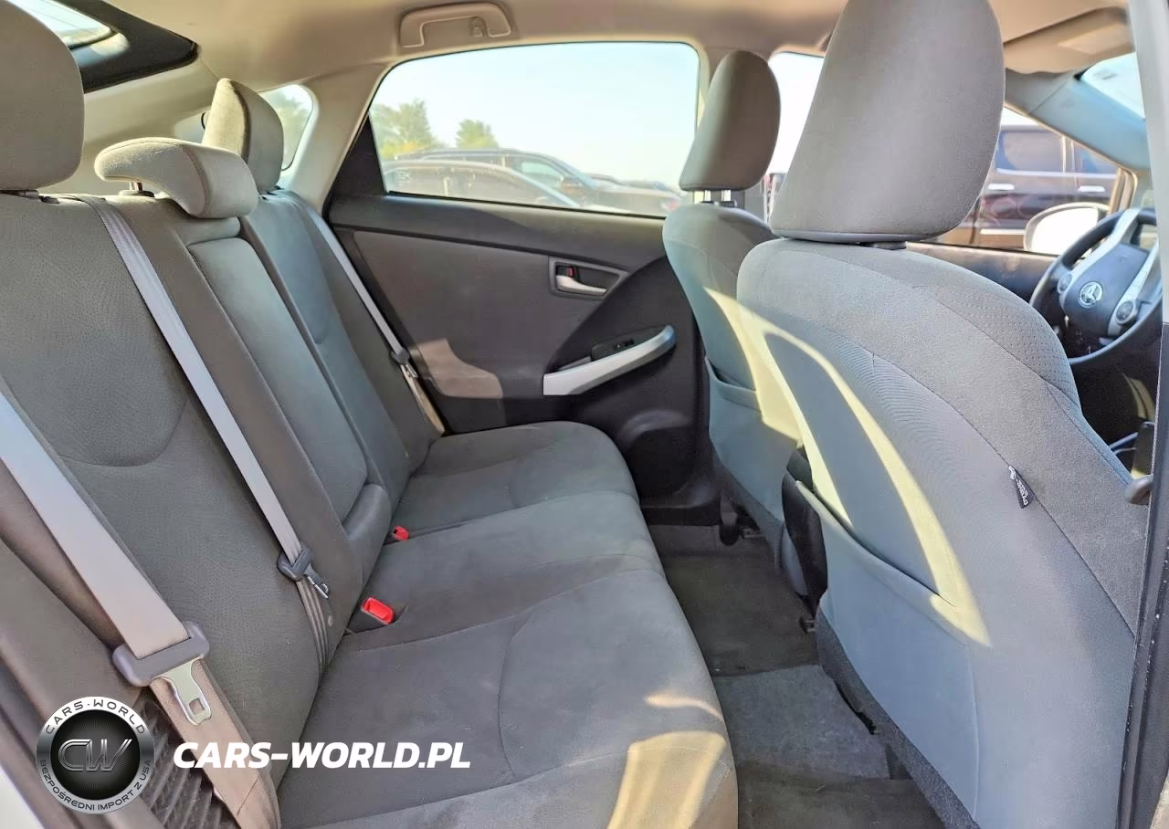 2015 Toyota Prius Two VIN:JTDKN3DU3F0482951 - 10