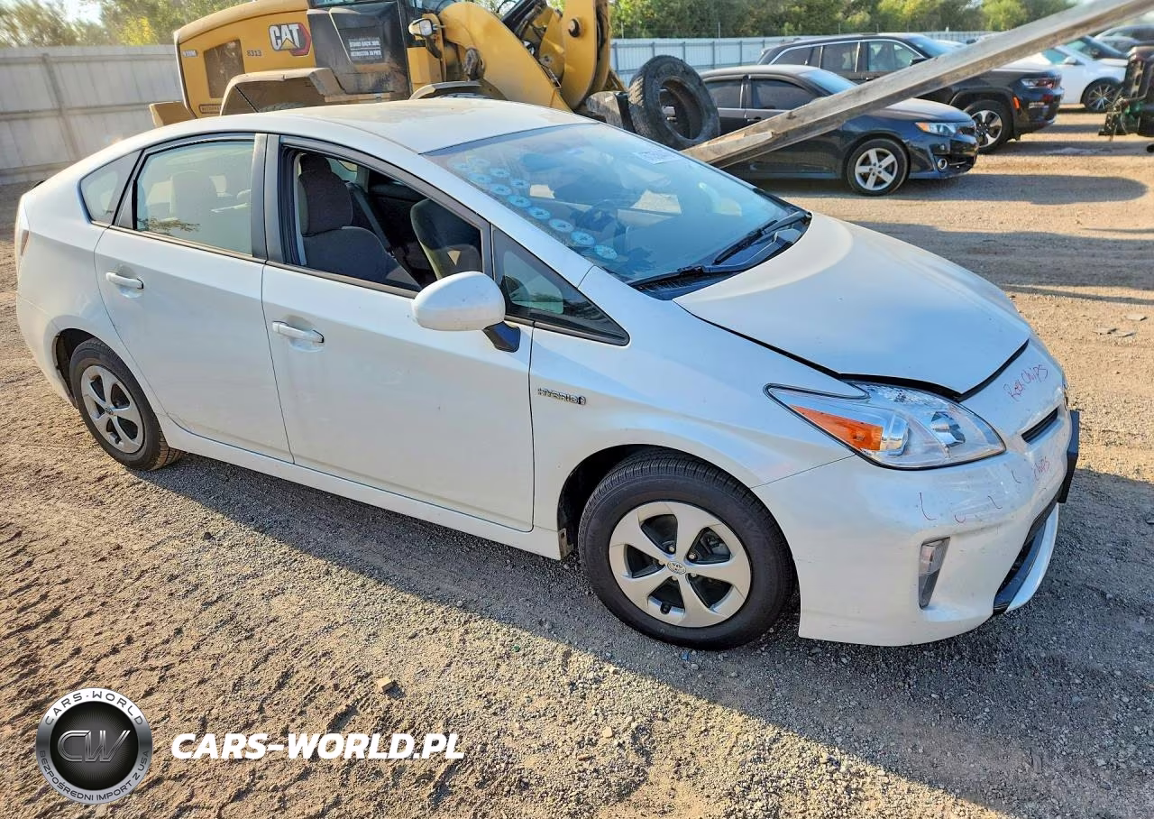 2015 Toyota Prius Two VIN:JTDKN3DU3F0482951 - 4