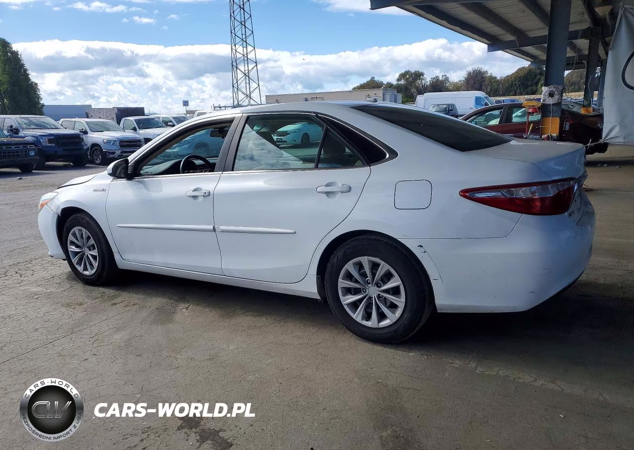 2016 Toyota Camry Hybrid Le VIN:4T1BD1FK8GU198367 - 2