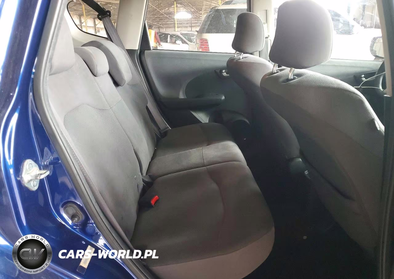 2013 Honda Fit VIN:JHMGE8H30DC039705 - 10