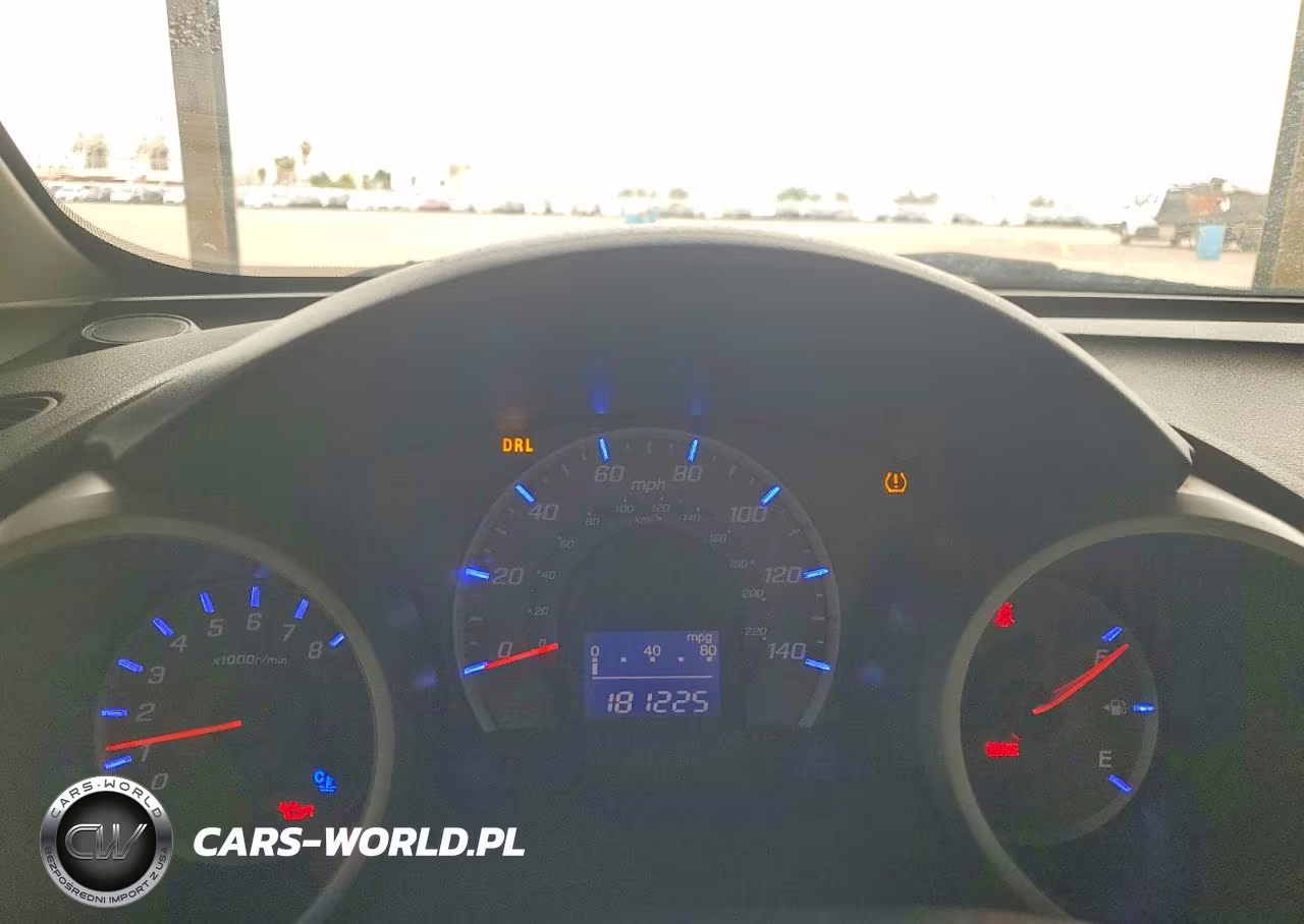 2013 Honda Fit VIN:JHMGE8H30DC039705 - 9