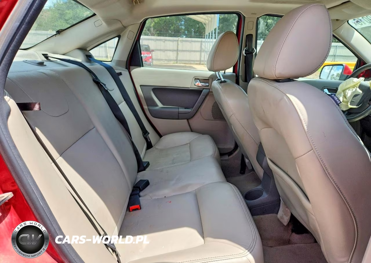 2008 Ford Focus Se VIN:1FAHP35N88W238570 - 10