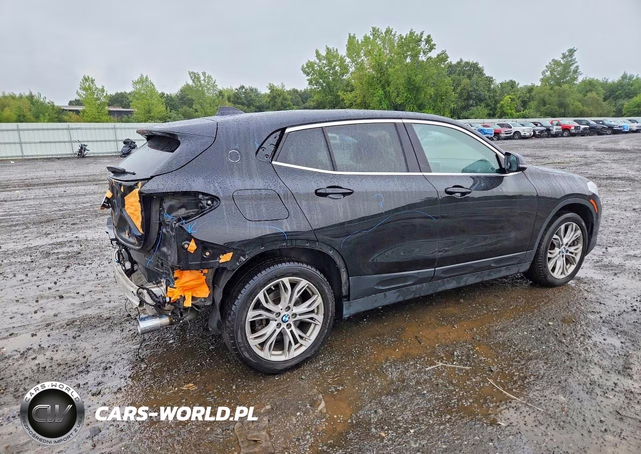 2018 BMW X2 xDrive28I VIN:WBXYJ5C38JEF80580 - 3