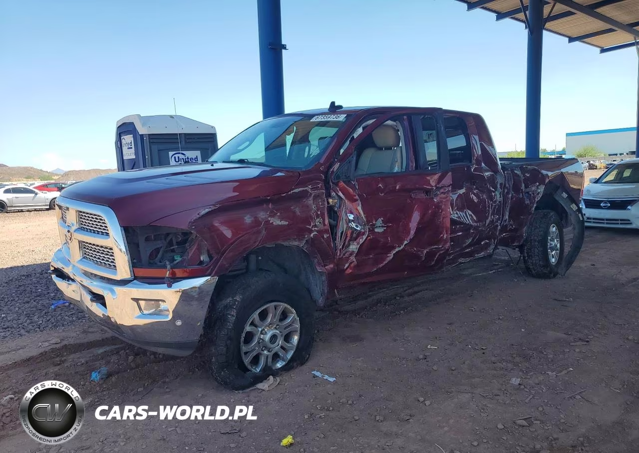 2018 Ram 2500 Laramie VIN:3C6UR5NL2JG348085 - 1