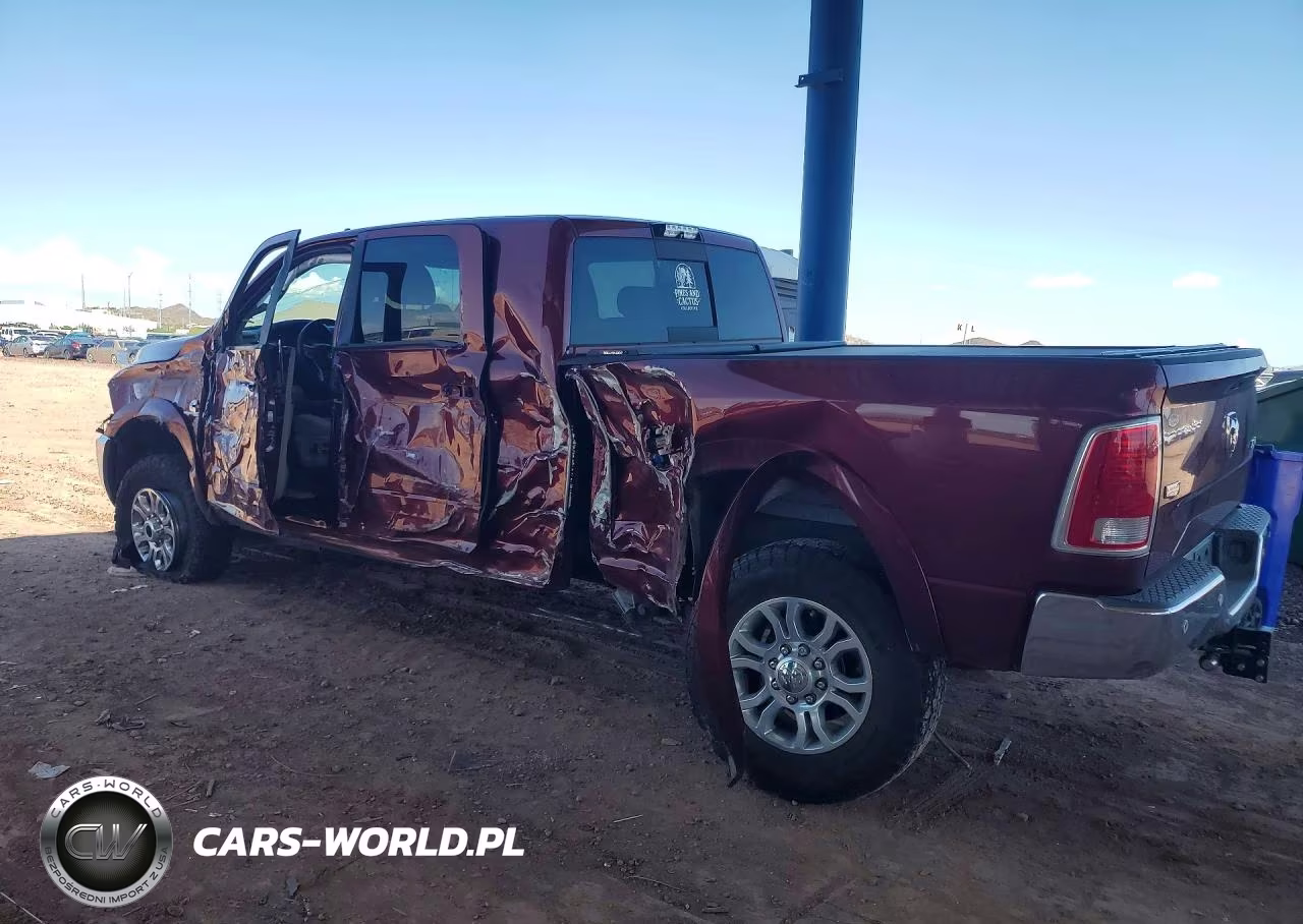 2018 Ram 2500 Laramie VIN:3C6UR5NL2JG348085 - 2