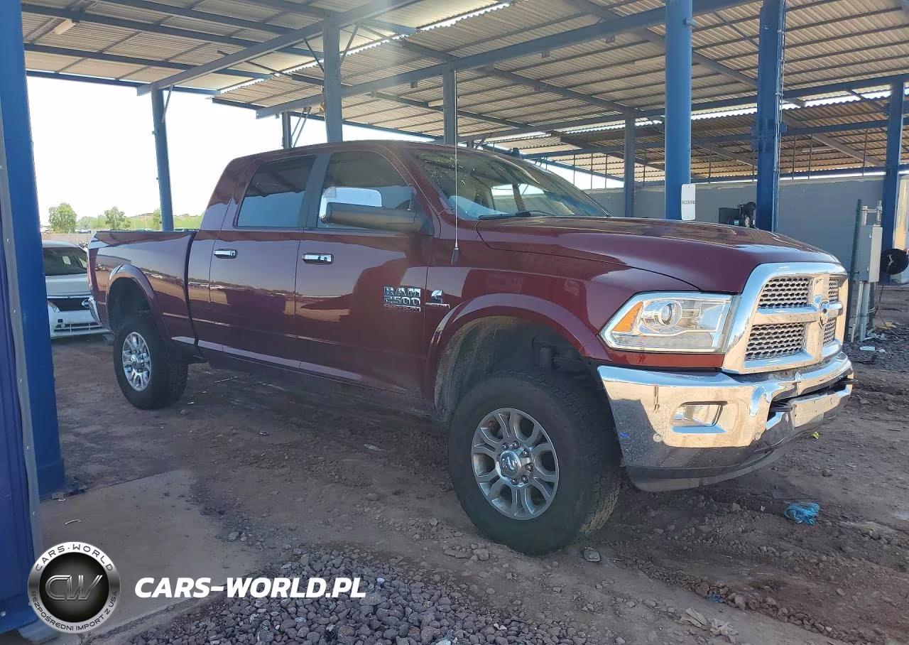 2018 Ram 2500 Laramie VIN:3C6UR5NL2JG348085 - 4