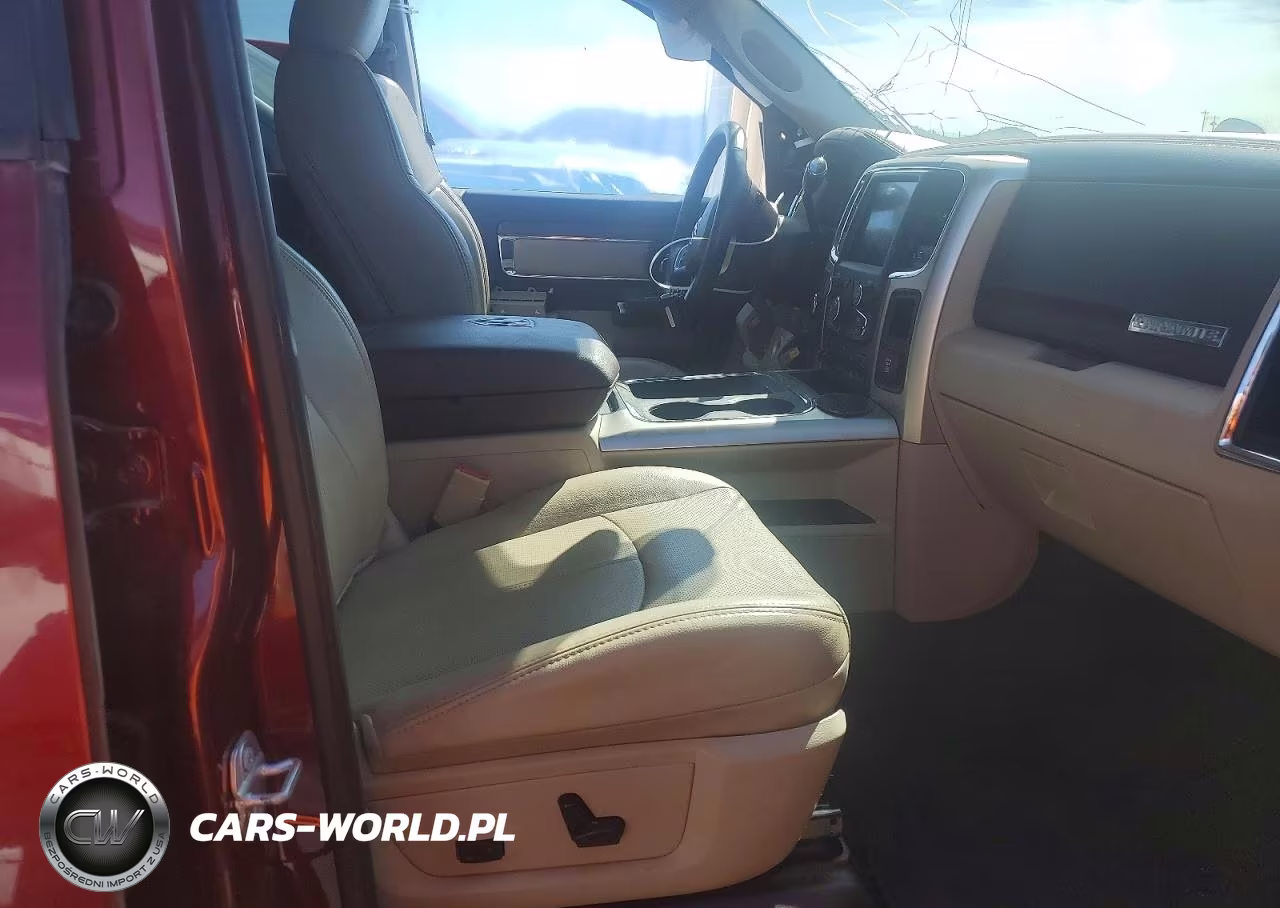 2018 Ram 2500 Laramie VIN:3C6UR5NL2JG348085 - 7