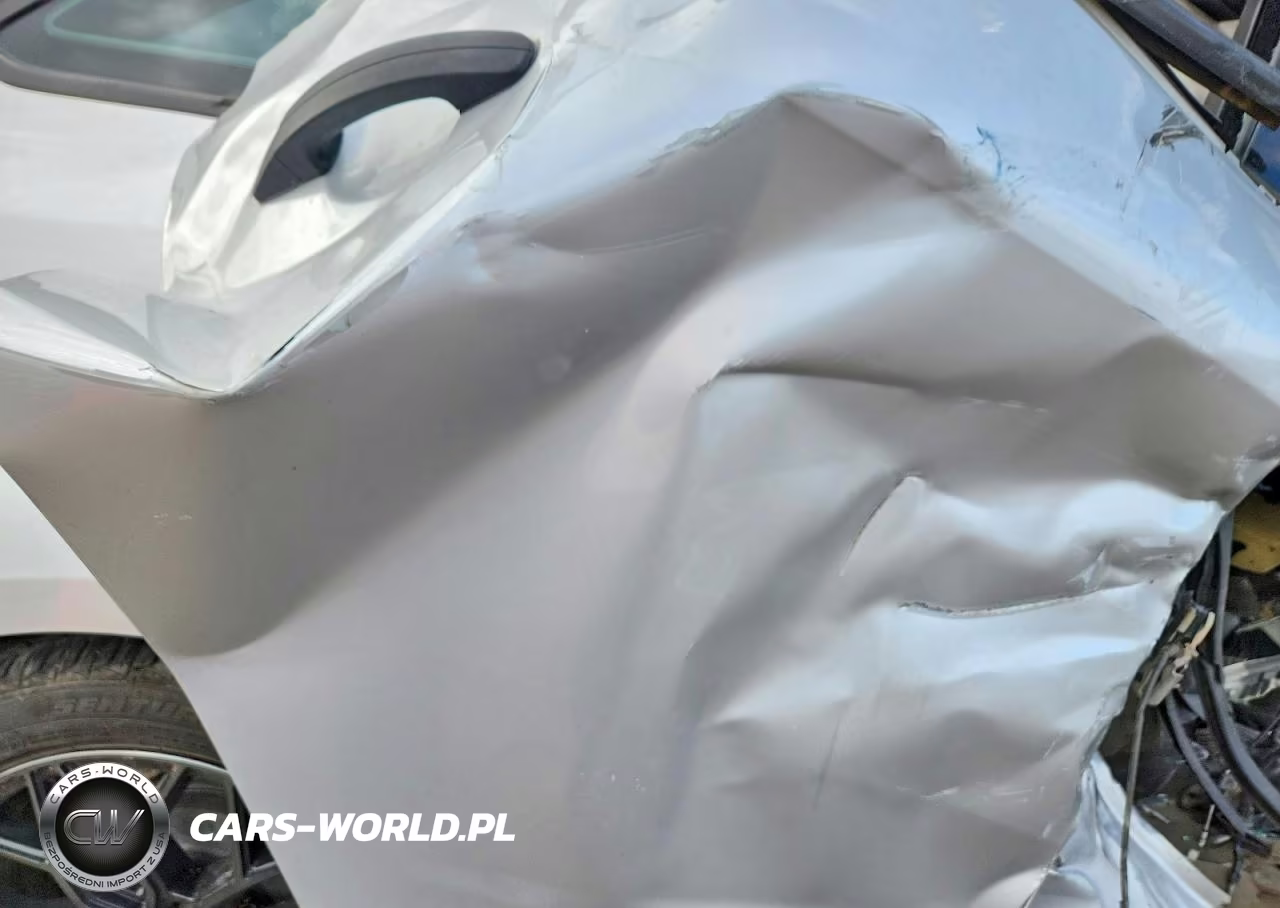 2016 Ford Focus S VIN:1FADP3E2XGL301463 - 10