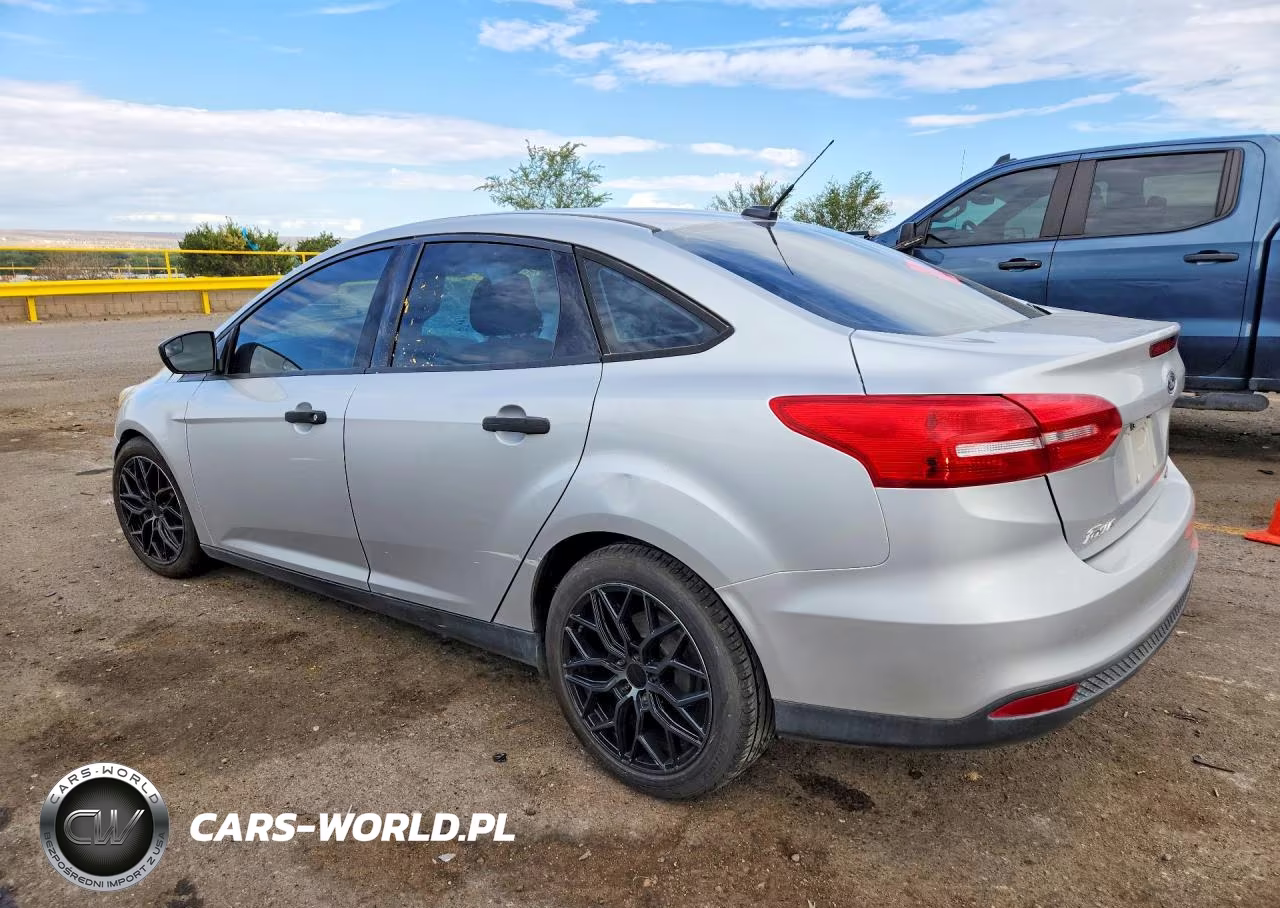 2016 Ford Focus S VIN:1FADP3E2XGL301463 - 2