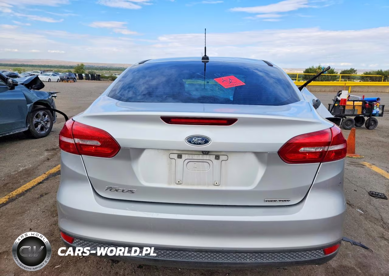 2016 Ford Focus S VIN:1FADP3E2XGL301463 - 6