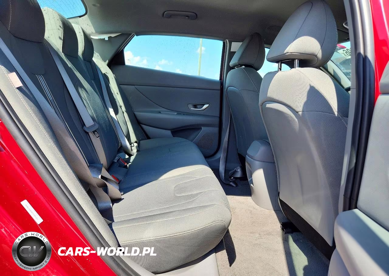 2026 Hyundai Elantra Sel Sport VIN:KMHLM4DG9TU105161 - 10