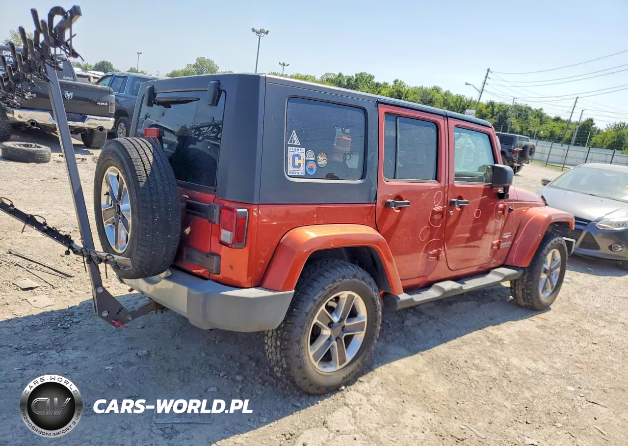 2009 Jeep Wrangler Unlimited Sahara VIN:1J4GA591X9L754419 - 3