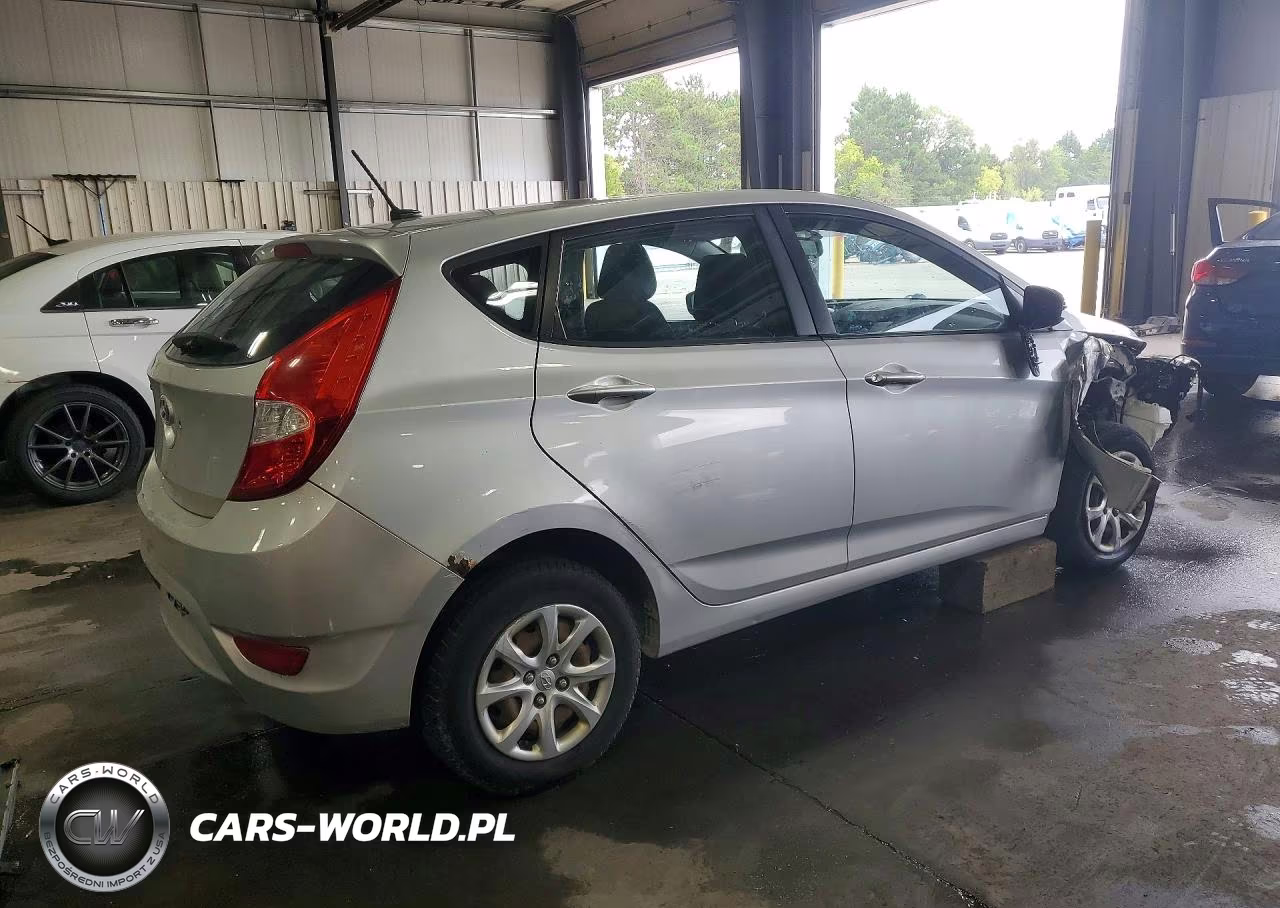 2013 Hyundai Accent Gs VIN:KMHCT5AE9DU062843 - 3